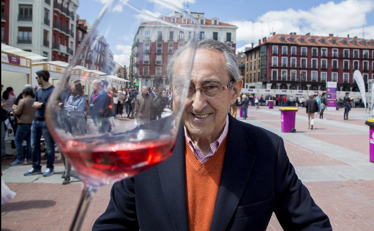 Julio Valles, presidente de la DO Cigales, en la edición de 2019 de 'Valladolid. Plaza Mayor del Vino'. 