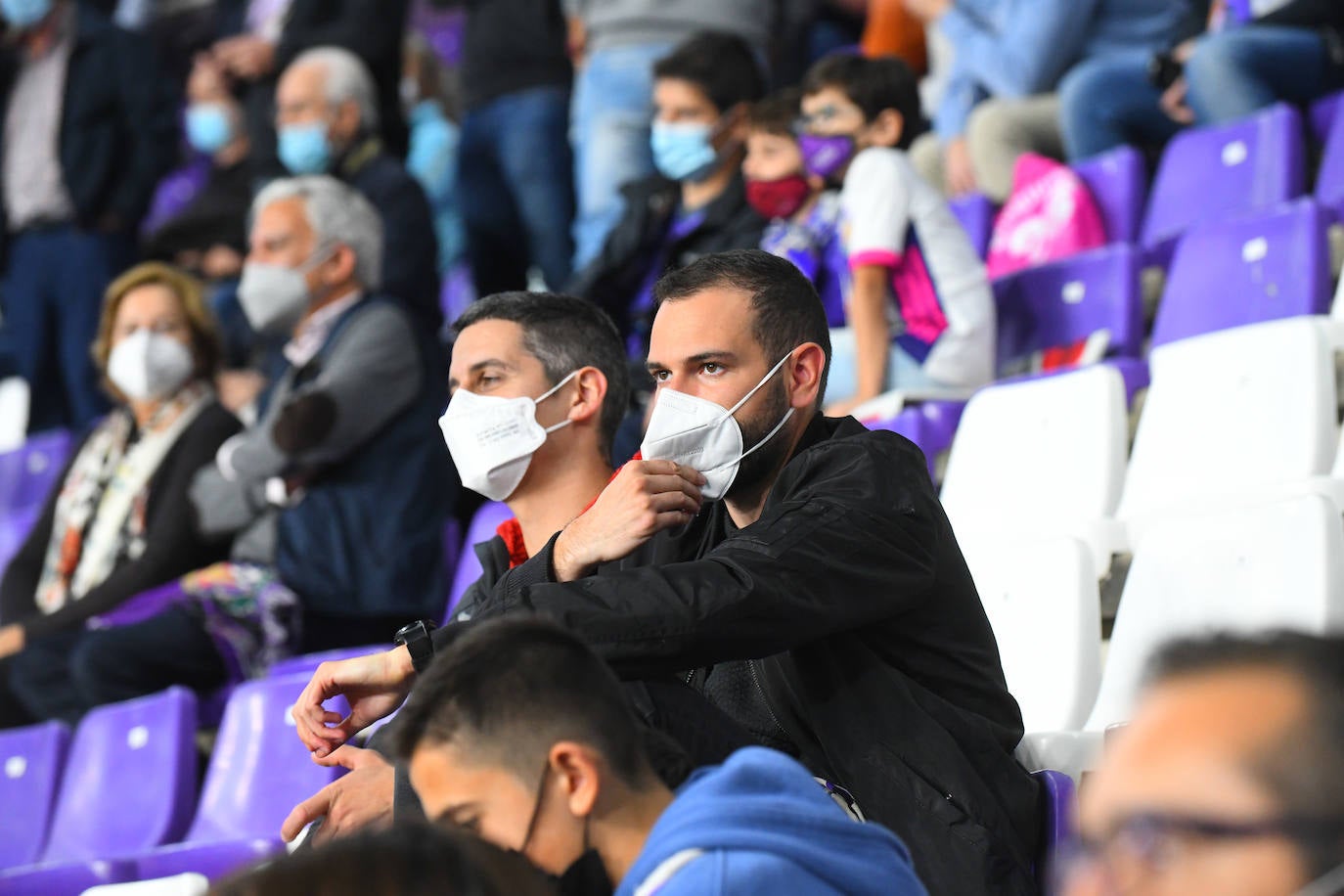 Aficionados vallisoletanos en el Zorrilla durante el encuentro contra el Málaga. 