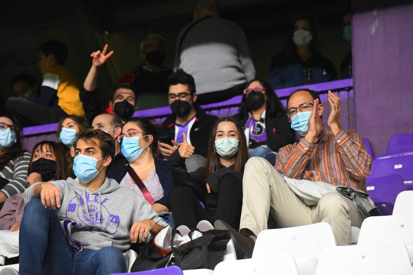 Aficionados vallisoletanos en el Zorrilla durante el encuentro contra el Málaga. 