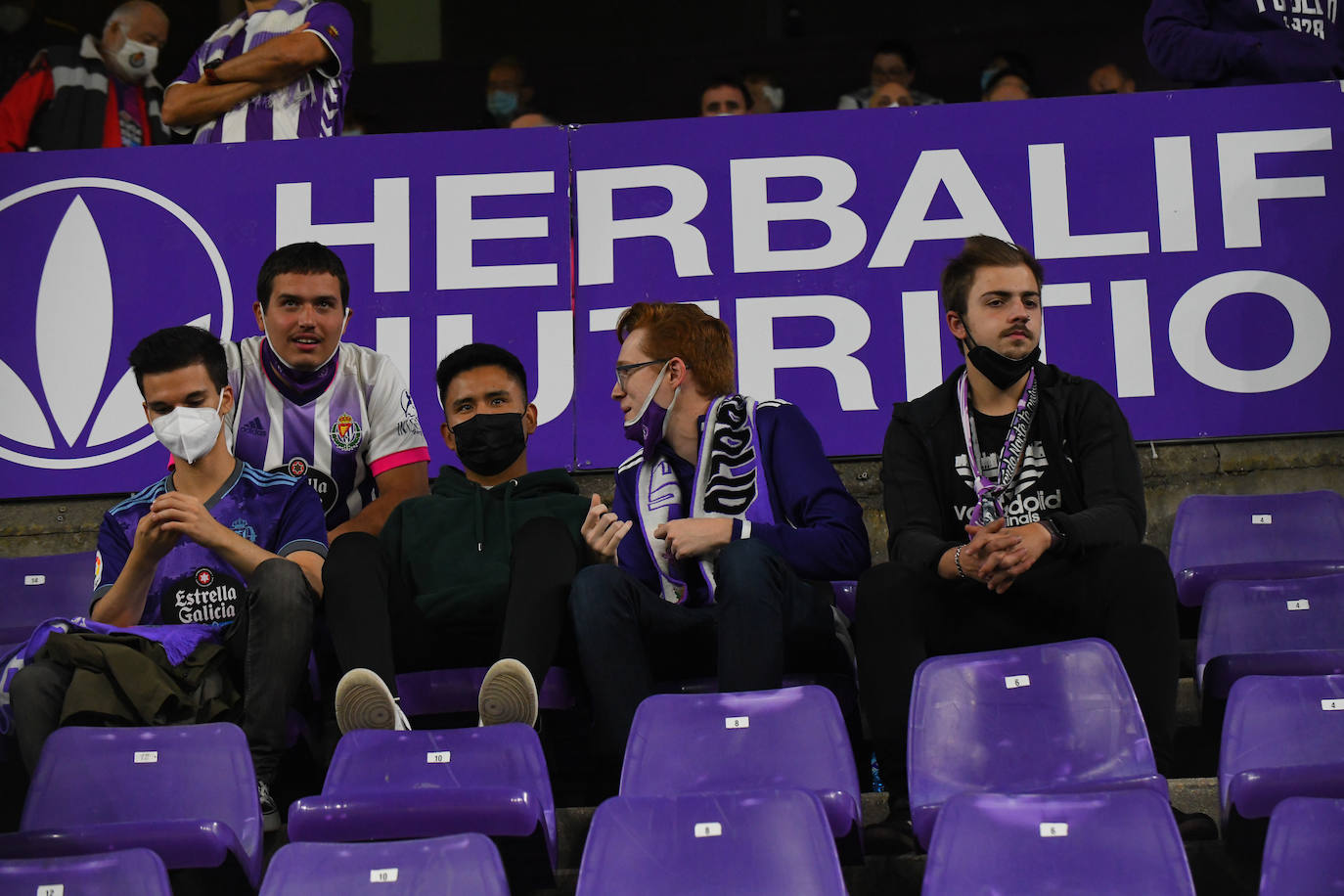 Aficionados vallisoletanos en el Zorrilla durante el encuentro contra el Málaga. 