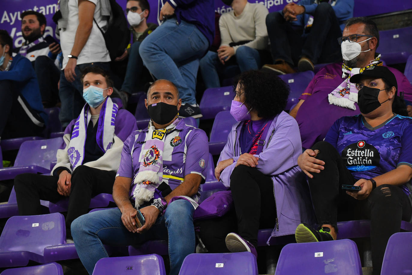 Aficionados vallisoletanos en el Zorrilla durante el encuentro contra el Málaga. 