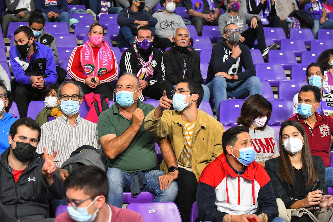 Aficionados vallisoletanos en el Zorrilla durante el encuentro contra el Málaga. 
