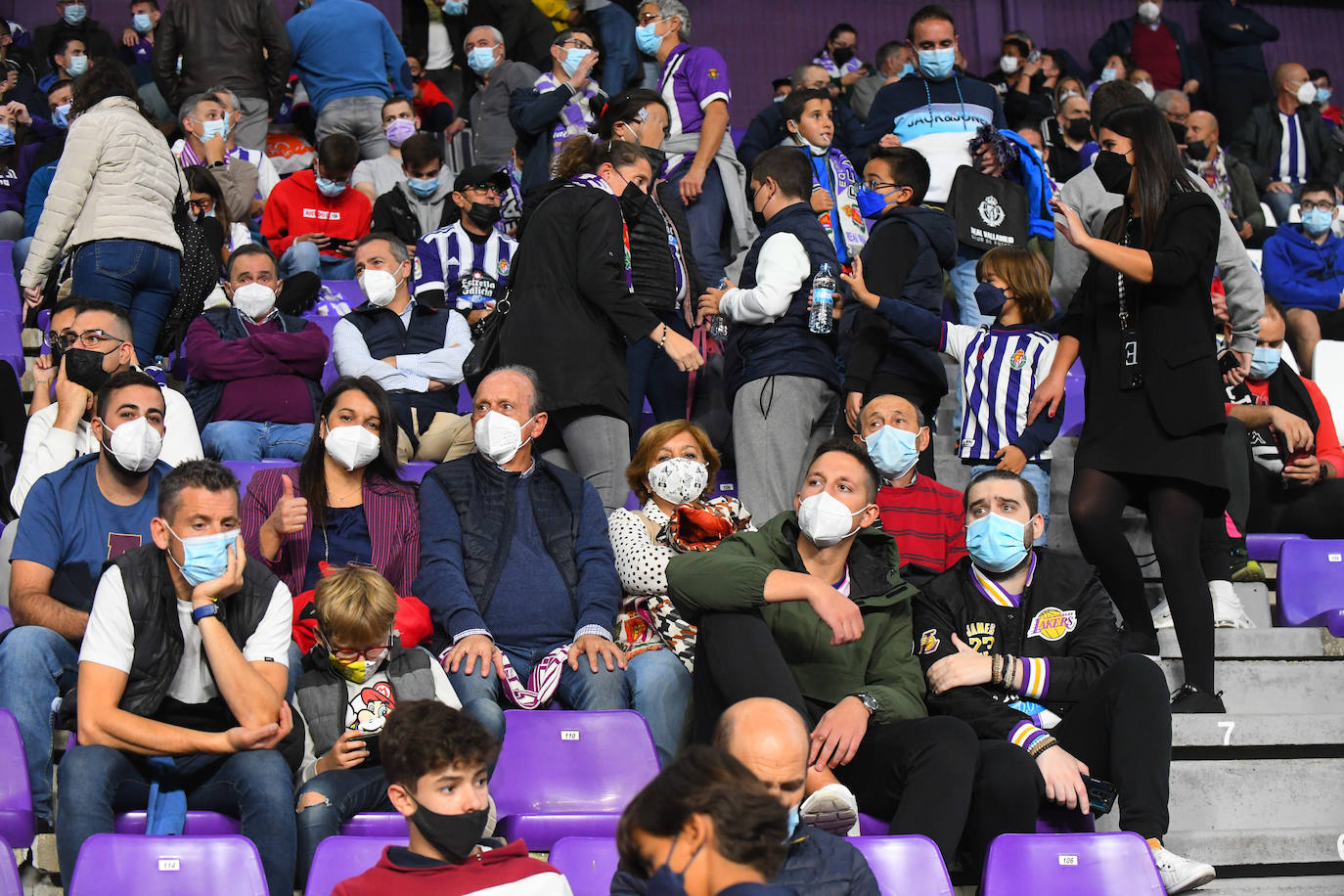 Aficionados vallisoletanos en el Zorrilla durante el encuentro contra el Málaga. 