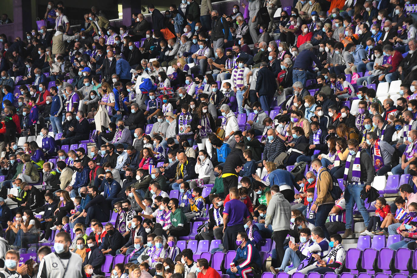 Aficionados vallisoletanos en el Zorrilla durante el encuentro contra el Málaga. 