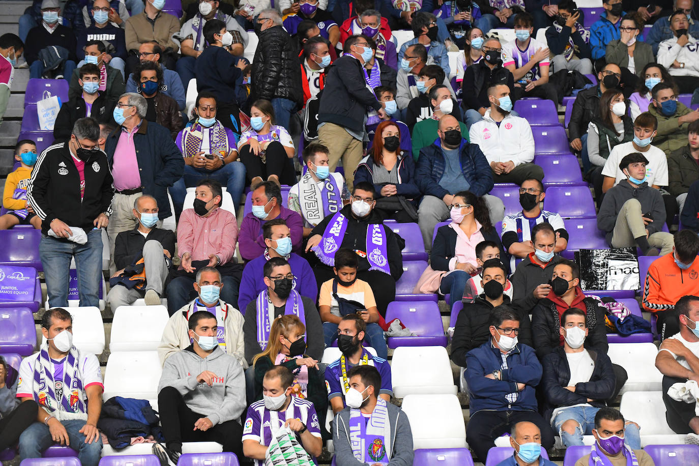Aficionados vallisoletanos en el Zorrilla durante el encuentro contra el Málaga. 