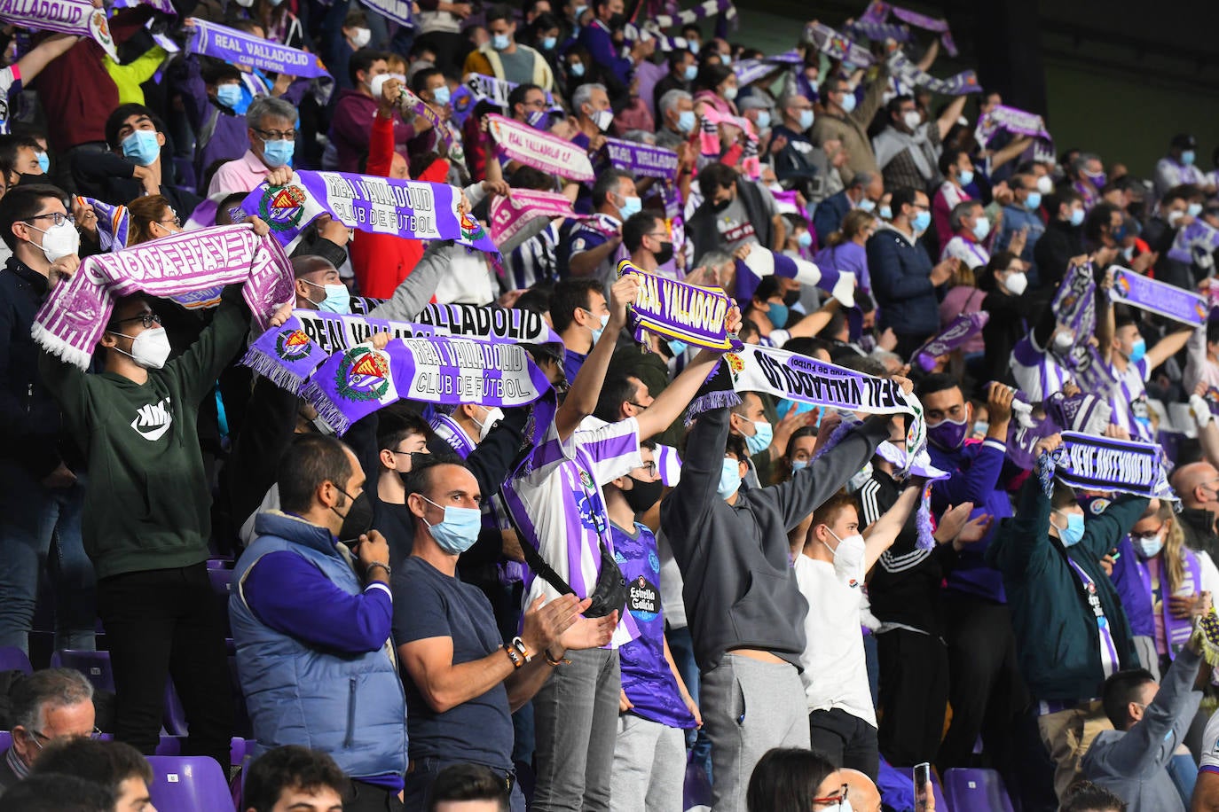 Aficionados vallisoletanos en el Zorrilla durante el encuentro contra el Málaga. 
