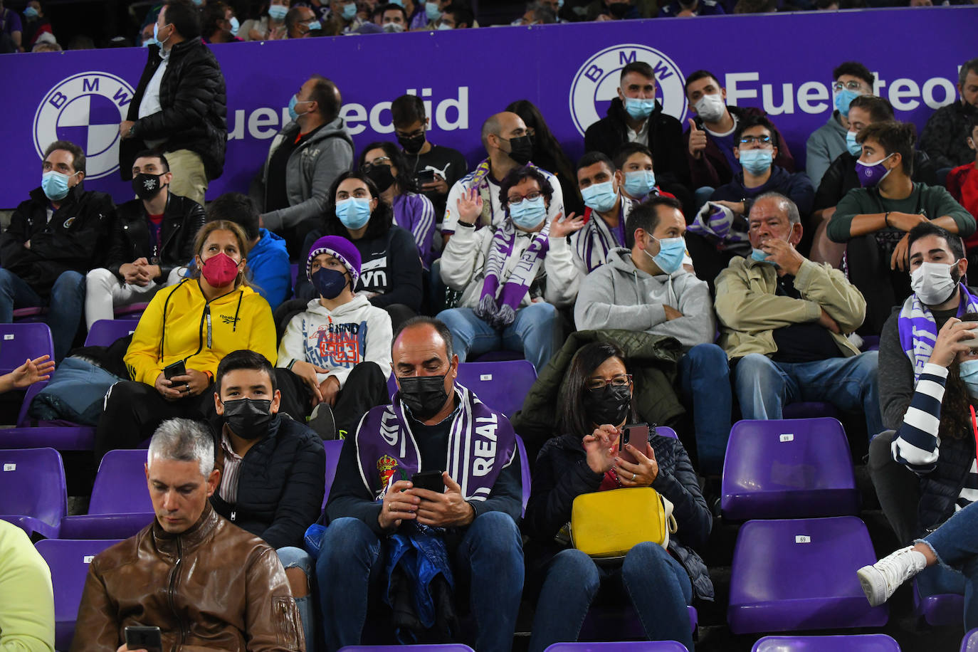 Aficionados vallisoletanos en el Zorrilla durante el encuentro contra el Málaga. 