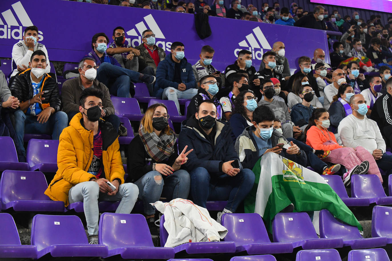 Aficionados vallisoletanos en el Zorrilla durante el encuentro contra el Málaga. 