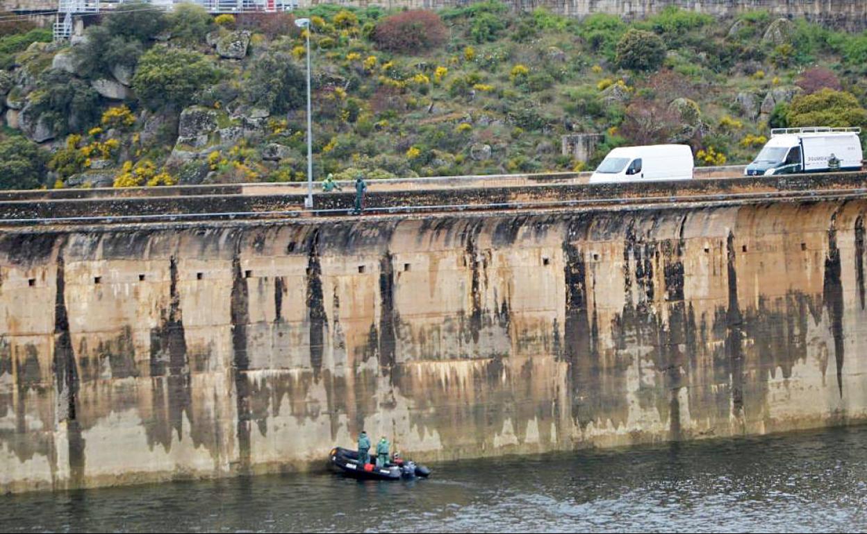 Búsqueda el pasado mes de abril del hombre desaparecido en la zona del embalse de Ricobayo (Zamora).
