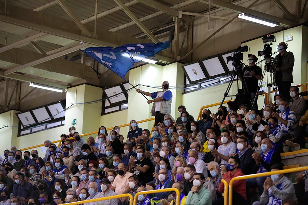 Würzburg empieza a recuperar el ambiente de siempre en las noches de Euroliga para presenciar la sufrida victoria del CB Avenida