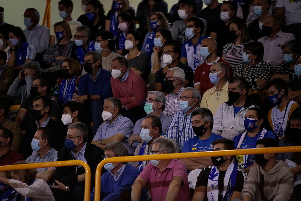 Würzburg empieza a recuperar el ambiente de siempre en las noches de Euroliga para presenciar la sufrida victoria del CB Avenida