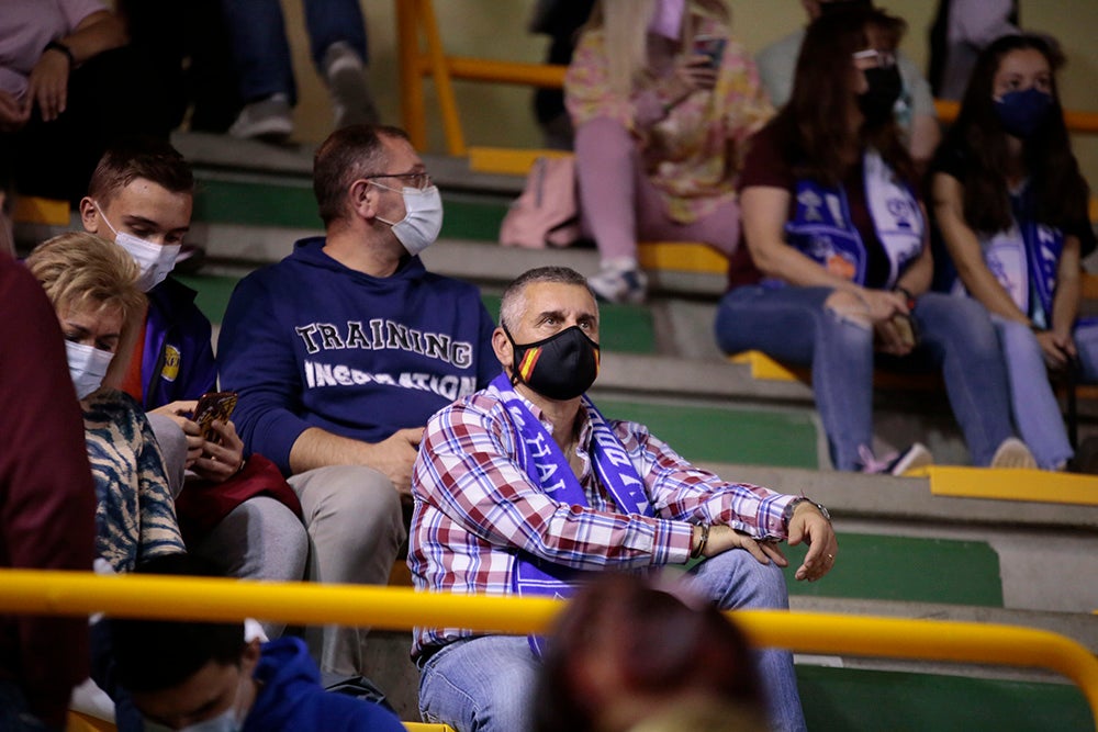 Würzburg empieza a recuperar el ambiente de siempre en las noches de Euroliga para presenciar la sufrida victoria del CB Avenida