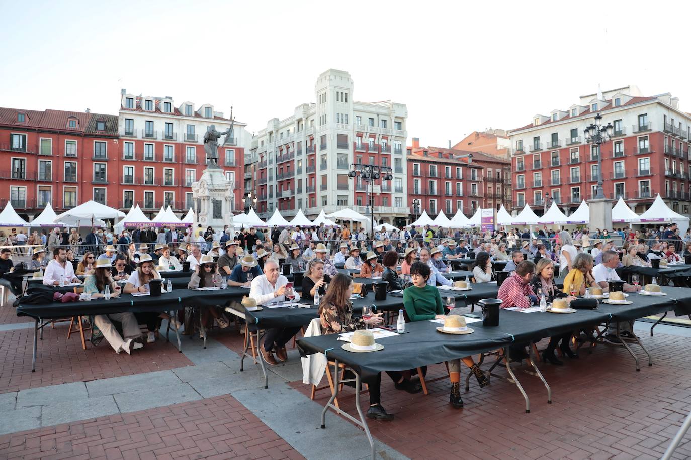 Tercera edición de la Plaza Mayor del Vino en Valladolid. 