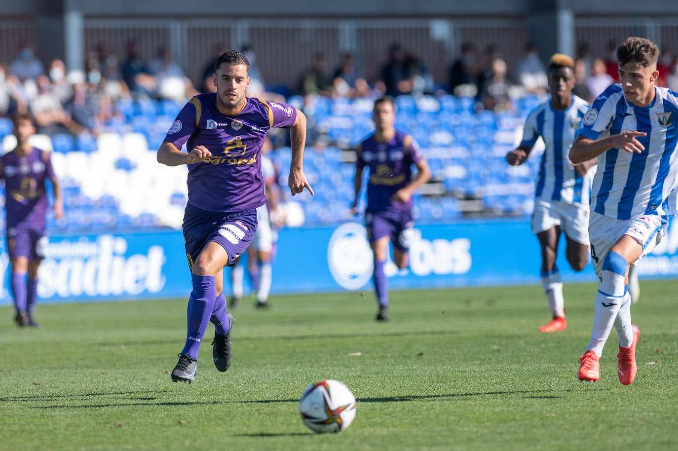 El equipo palentin suma la segunda victoria consecutiva en RFEF.