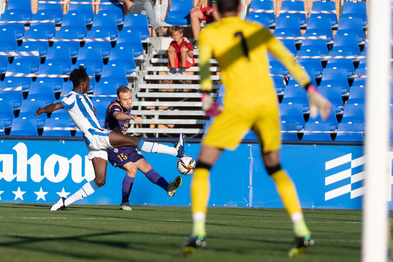 El equipo palentin suma la segunda victoria consecutiva en RFEF.