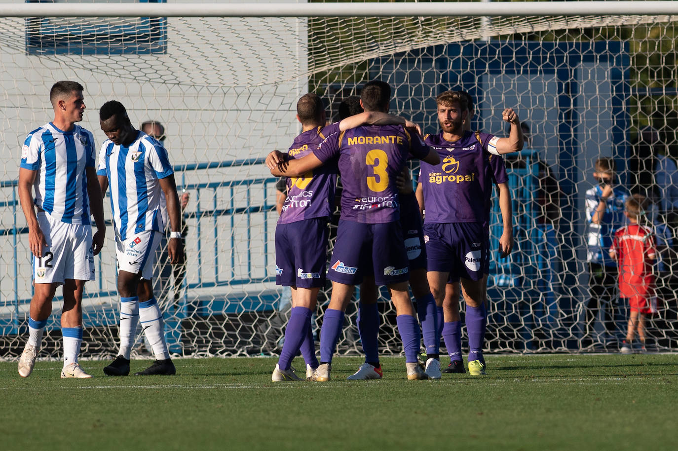 El equipo palentin suma la segunda victoria consecutiva en RFEF.