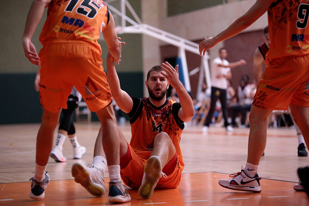 Duro correctivo para el Aquimisa Carbajosa en el debut liguero ante el Zamora Enamora (60-85)