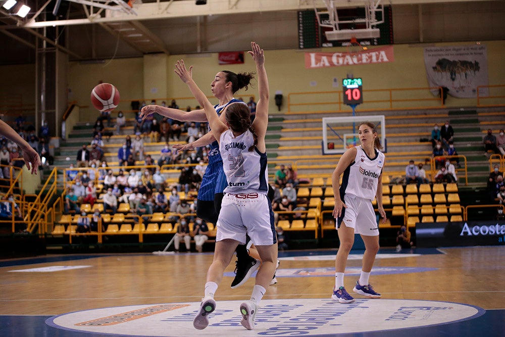 Avenida se pone serio en defensa y suma una más en la Liga (70-47)