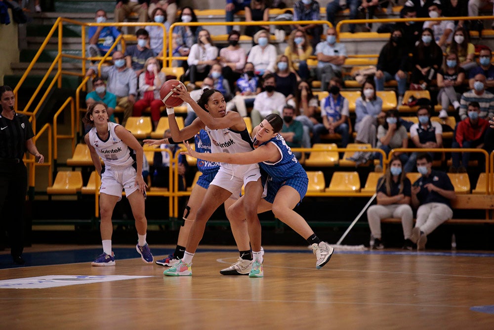 Avenida se pone serio en defensa y suma una más en la Liga (70-47)