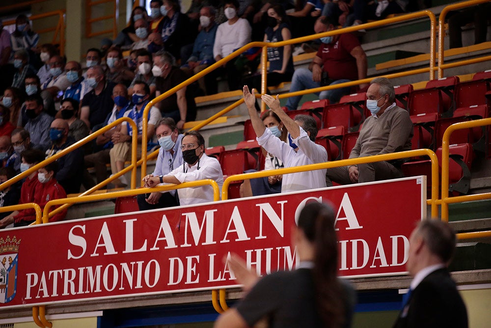 Avenida se pone serio en defensa y suma una más en la Liga (70-47)