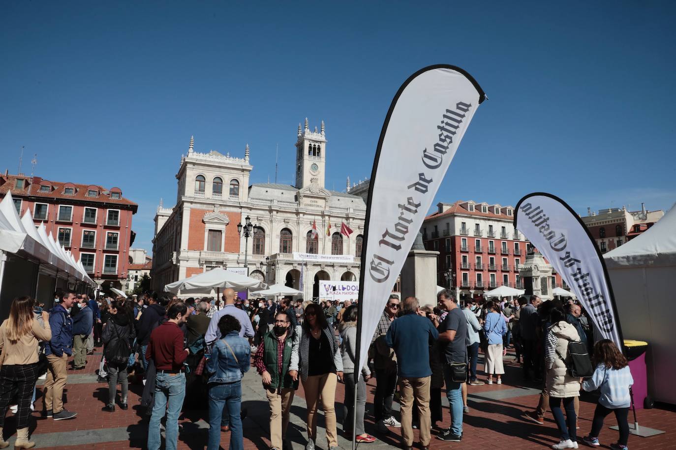 Fotos: Ambientazo durante la jornada del domingo en el evento &#039;Valladolid. Plaza Mayor del Vino&#039;