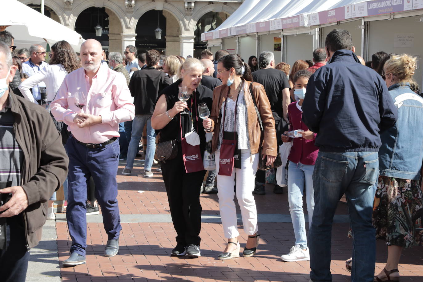 Fotos: Ambientazo durante la jornada del domingo en el evento &#039;Valladolid. Plaza Mayor del Vino&#039; (2/2)