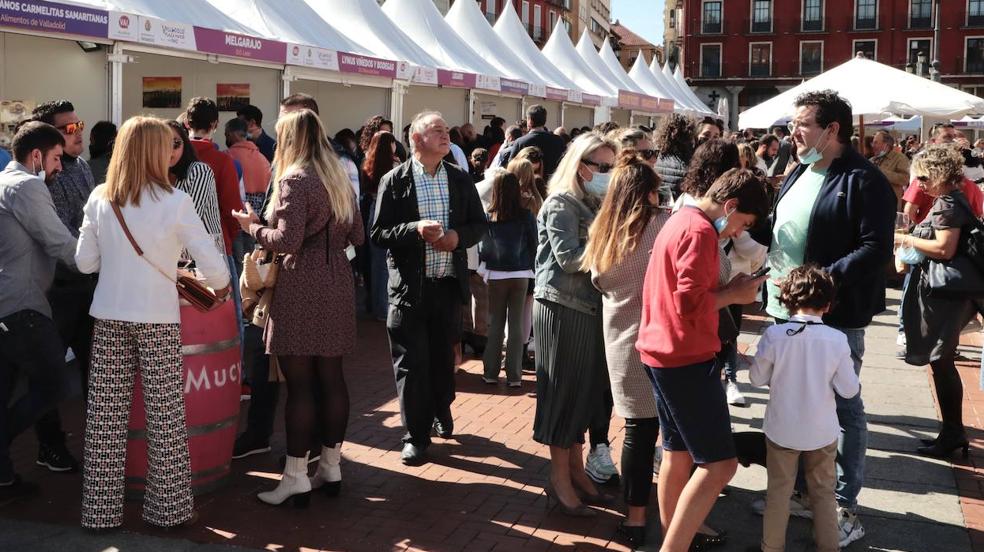 Gran ambiente durante la jornada del domingo en el evento 'Valladolid. Plaza Mayor del Vino' (2/2)