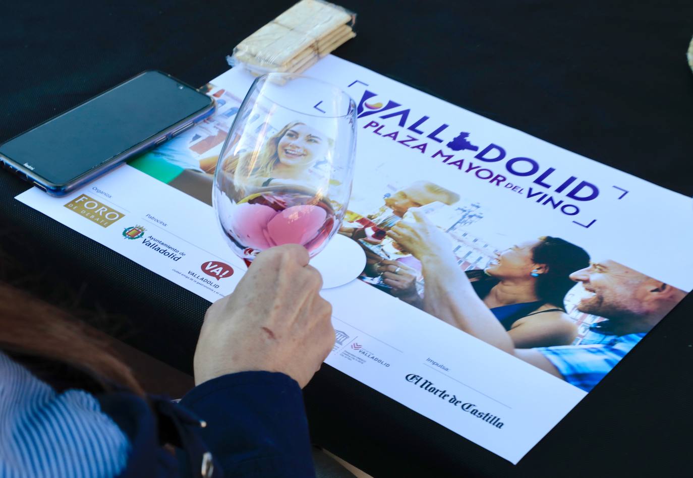 Fotos: Visita a la DO Rueda y ambiente del lunes en &#039;Valladolid. Plaza Mayor del Vino&#039;