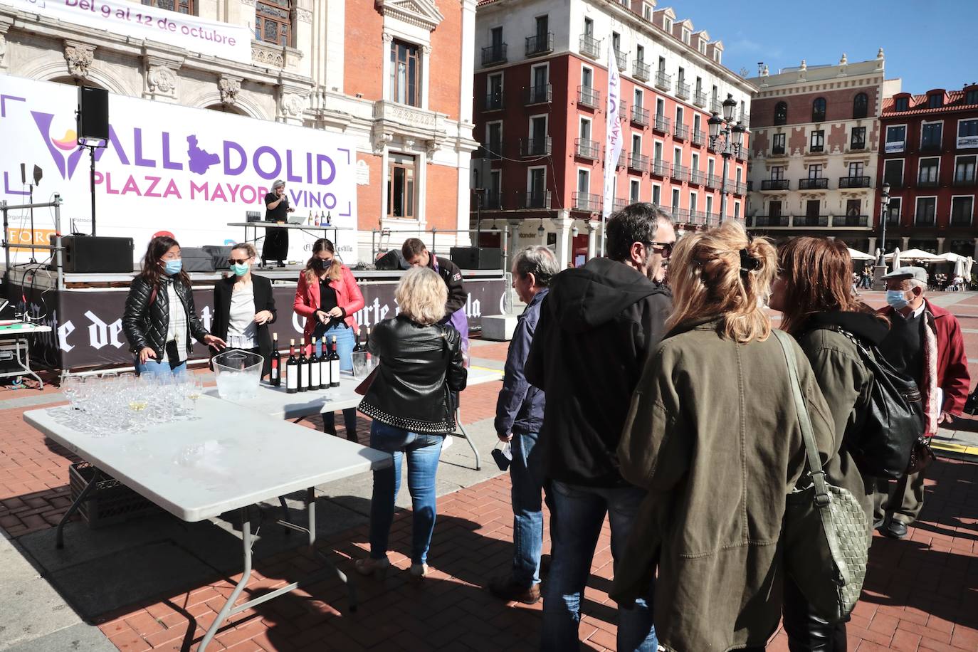 Fotos: Visita a la DO Rueda y ambiente del lunes en &#039;Valladolid. Plaza Mayor del Vino&#039;