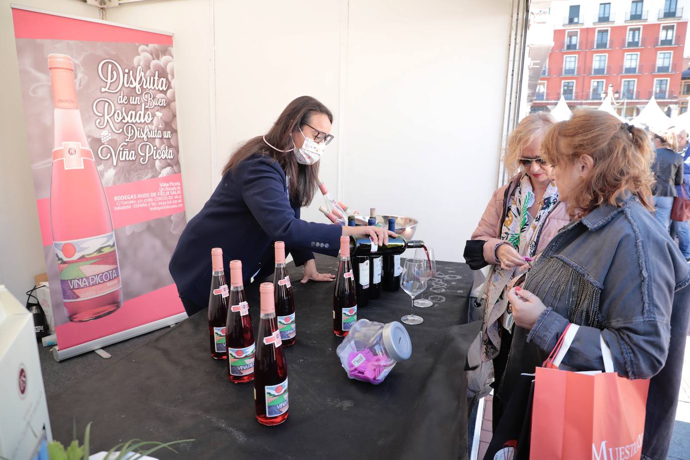 Fotos: Visita a la DO Rueda y ambiente del lunes en &#039;Valladolid. Plaza Mayor del Vino&#039;