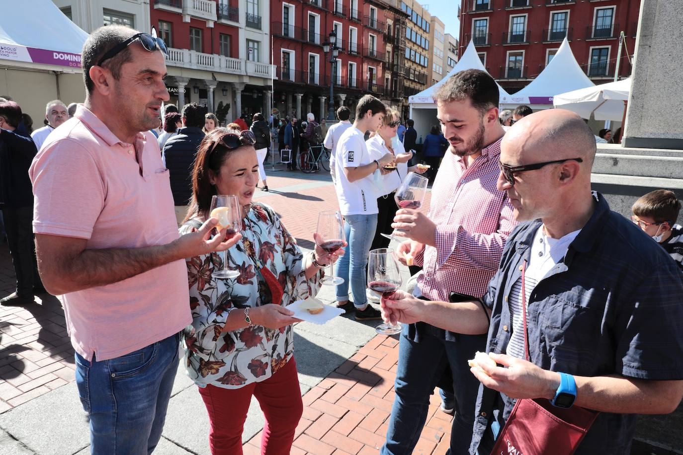 Fotos: Visita a la DO Rueda y ambiente del lunes en &#039;Valladolid. Plaza Mayor del Vino&#039;