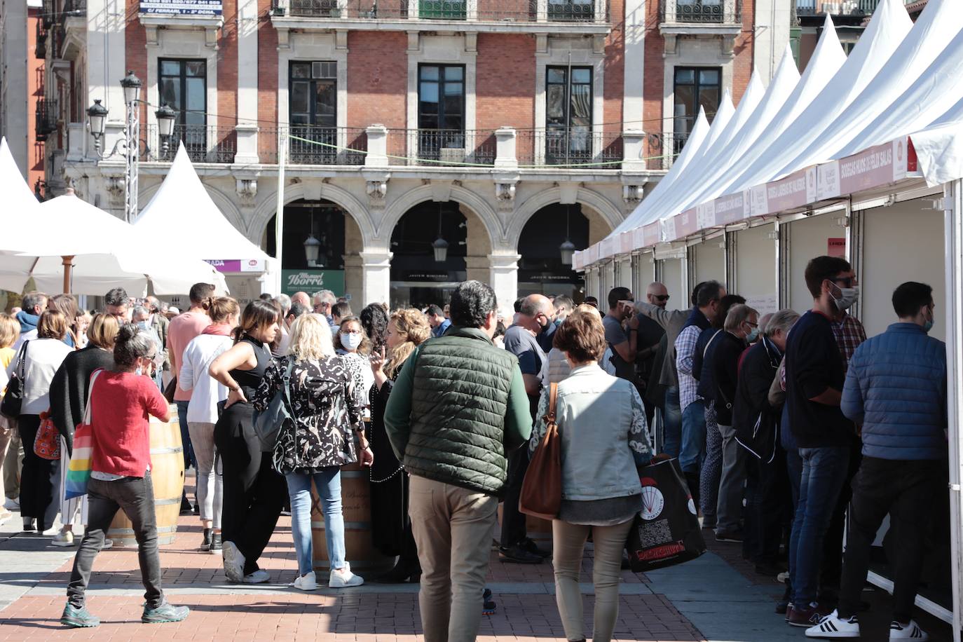 Fotos: Visita a la DO Rueda y ambiente del lunes en &#039;Valladolid. Plaza Mayor del Vino&#039;