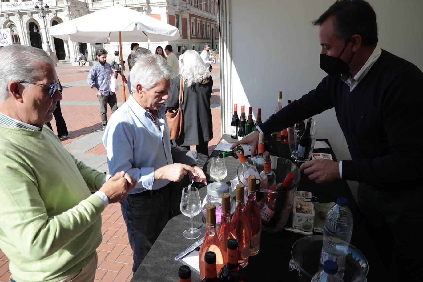 Fotos: Visita a la DO Rueda y ambiente del lunes en &#039;Valladolid. Plaza Mayor del Vino&#039;