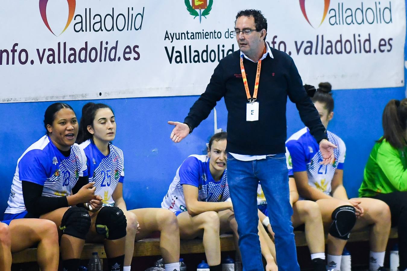 Fotos: Victoria del Caja Rural Aula Valladolid ante el poderoso Rocasa Gran Canaria (37-33)