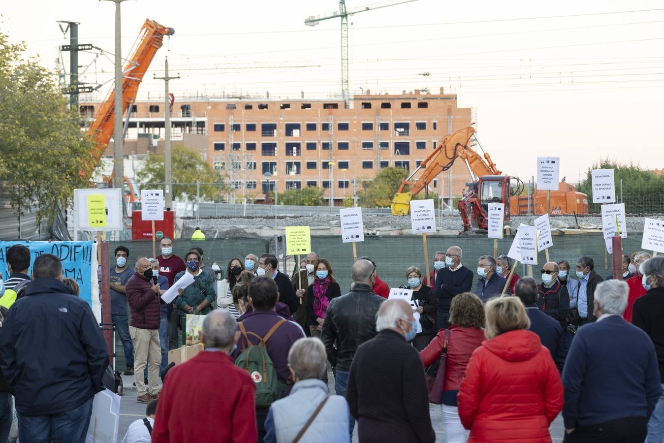 Fotos: Protesta de los vecinos por el retraso en la construcción del túnel de Andrómeda