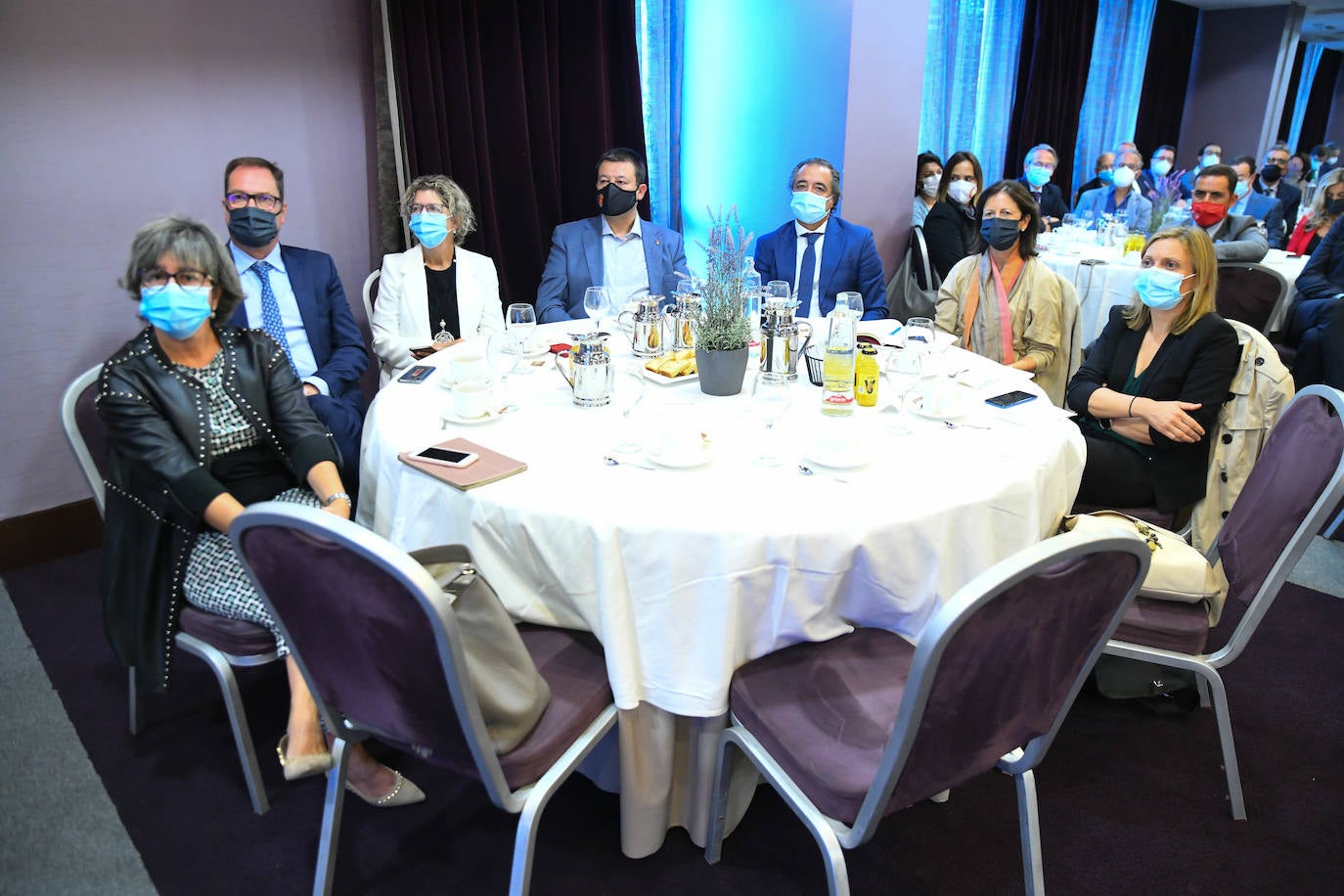 Asistentes al Foro Económico de El Norte.