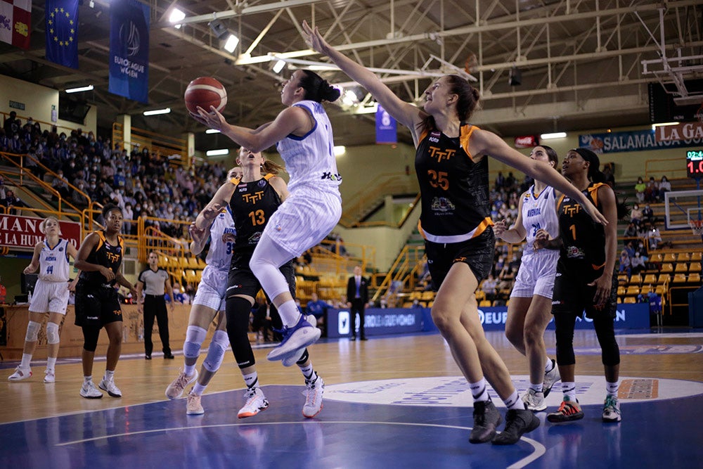 Un voluntarioso Avenida pone la segunda a costa de un débil Riga (72-41)