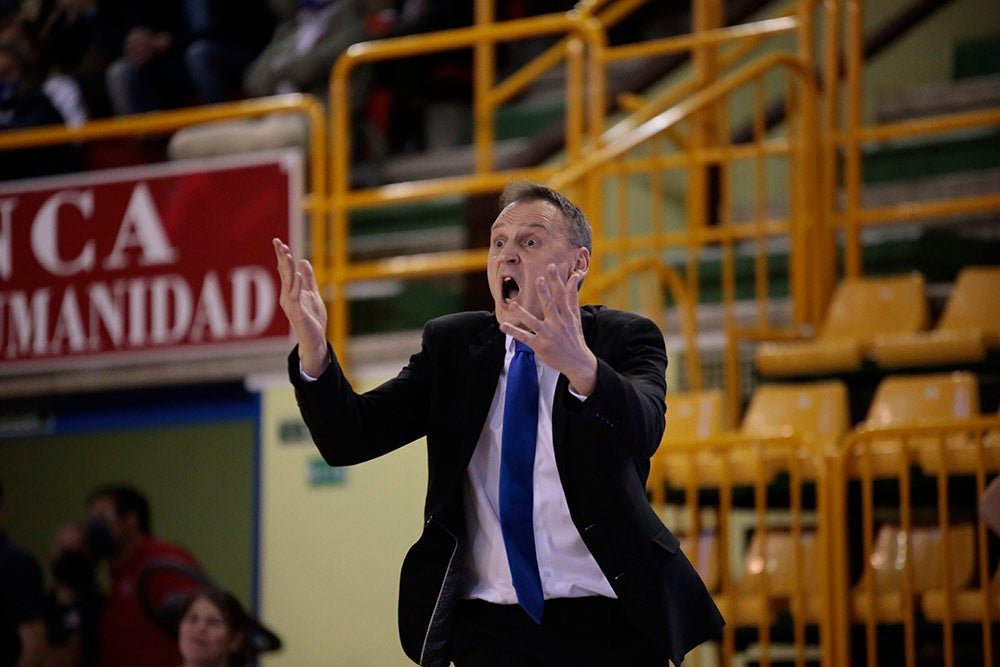 Un voluntarioso Avenida pone la segunda a costa de un débil Riga (72-41)