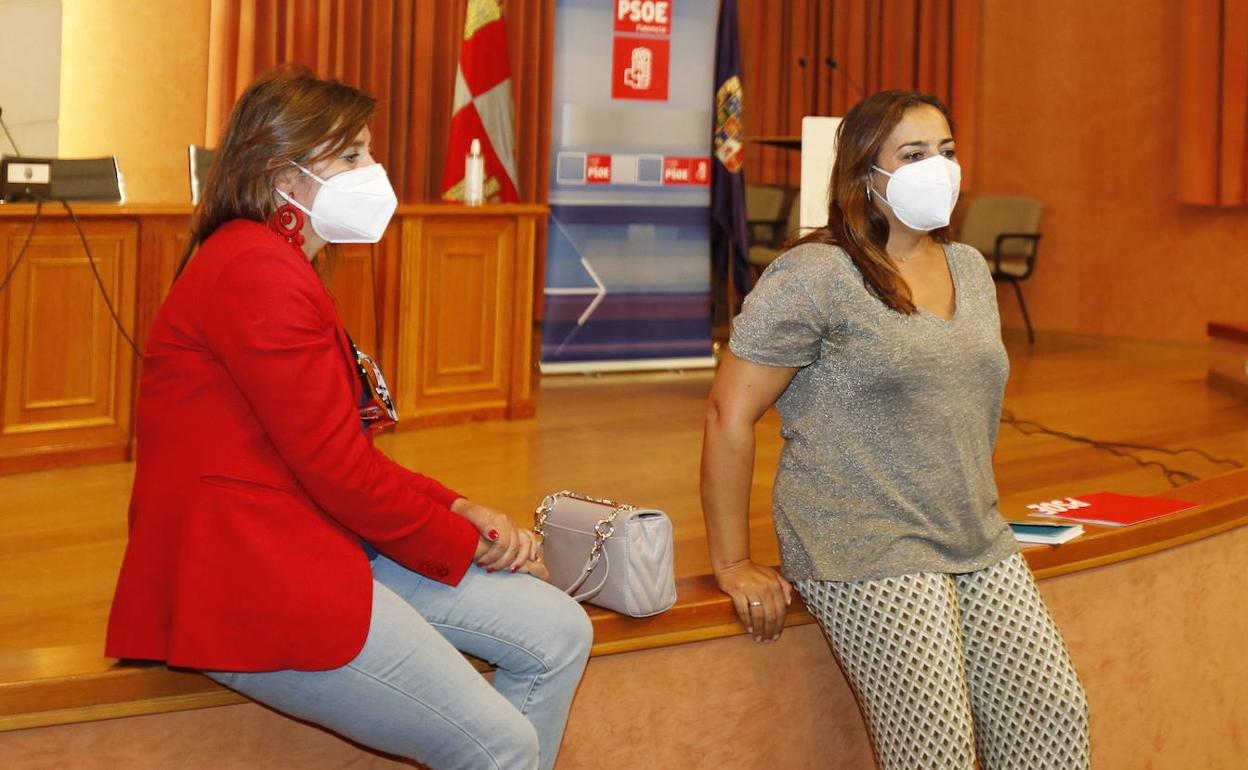Rosa Aldea y Miriam Andrés, en el último comité del PSOE.