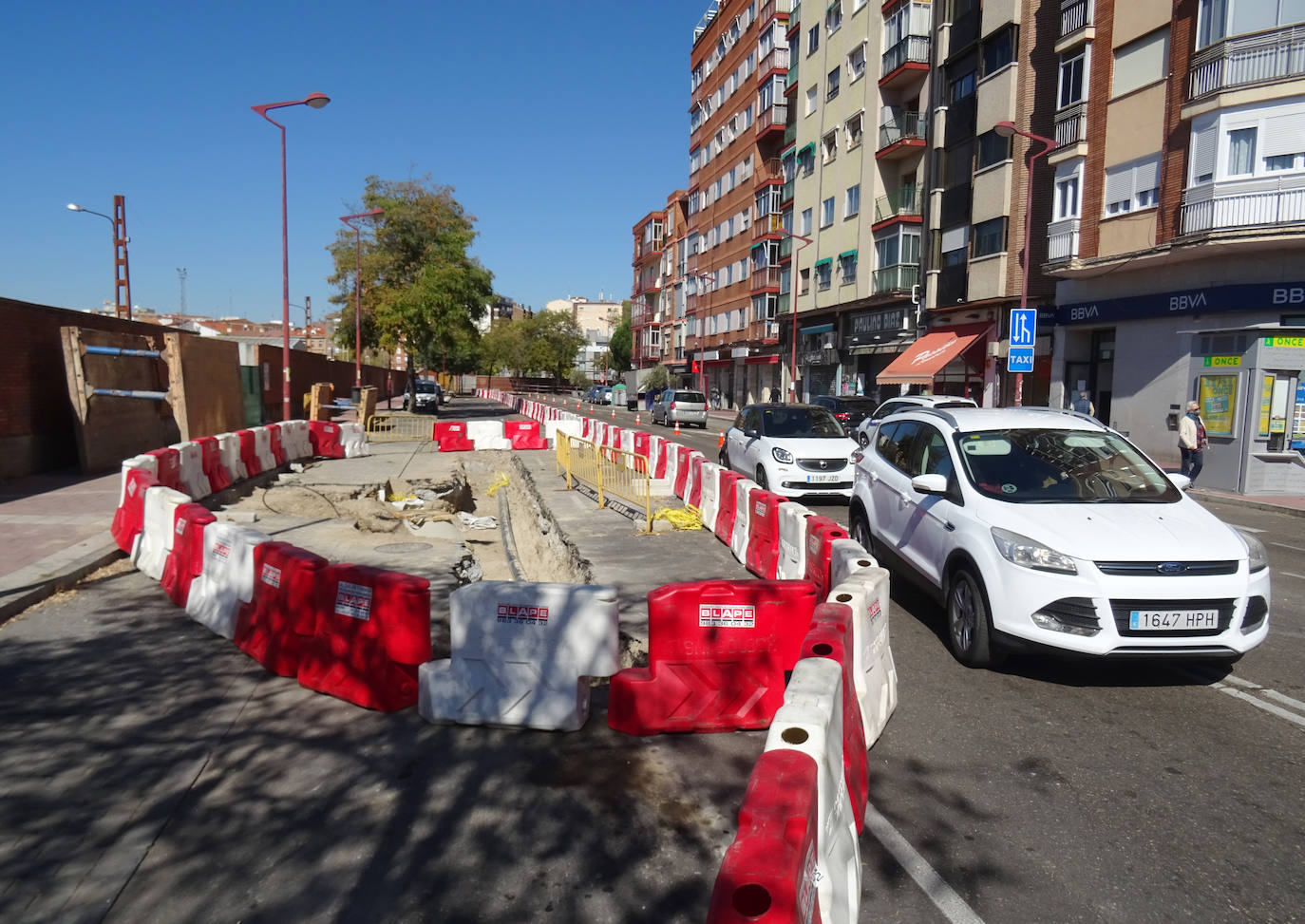 Obras del futuro paso subterráneo en la avenida de Segovia. 