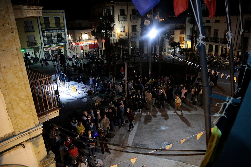 Alba de Tormes rinde homenaje a sus sanitarios en el pregón de las Fiestas en honor a Santa Teresa