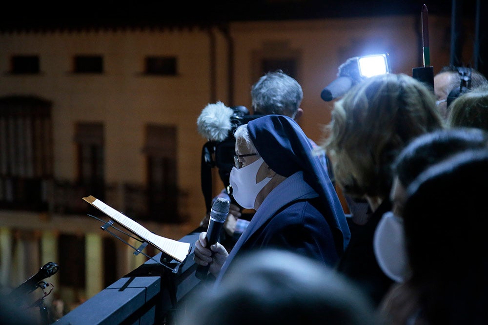 Alba de Tormes rinde homenaje a sus sanitarios en el pregón de las Fiestas en honor a Santa Teresa