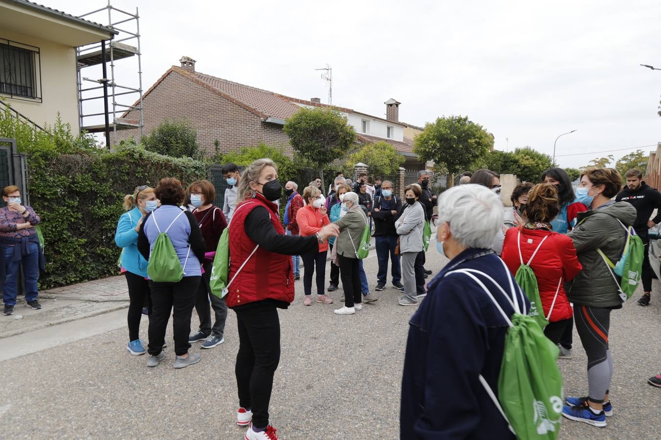 Fotos: Marcha solidaria contra el cáncer en Olivares de Duero