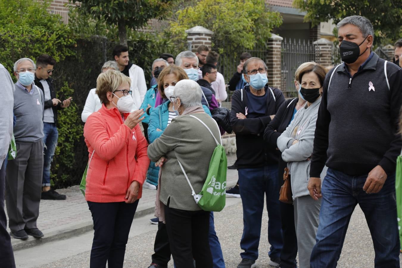 Fotos: Marcha solidaria contra el cáncer en Olivares de Duero