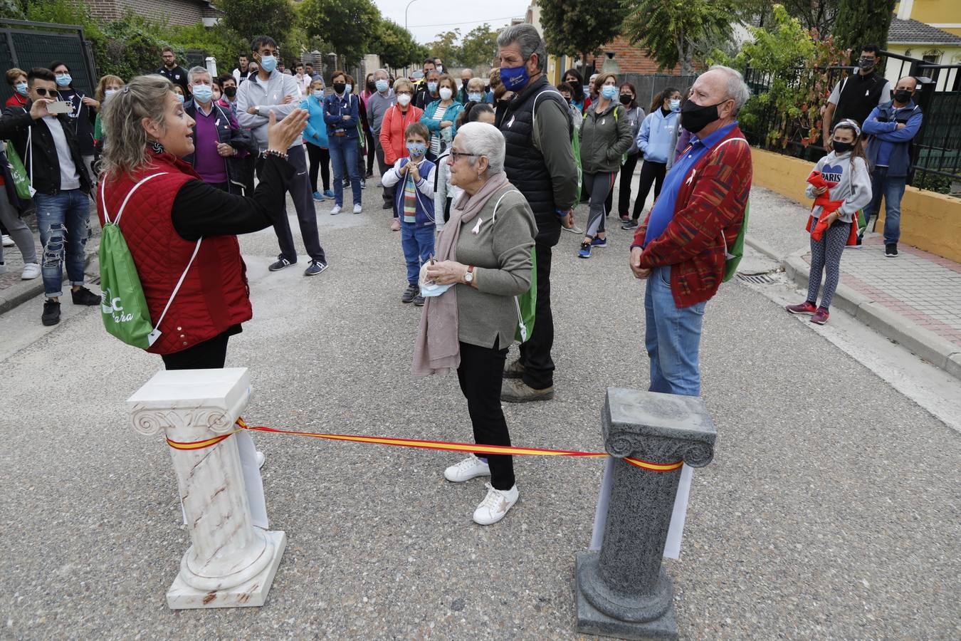 Fotos: Marcha solidaria contra el cáncer en Olivares de Duero