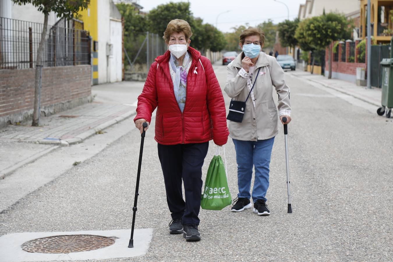 Fotos: Marcha solidaria contra el cáncer en Olivares de Duero