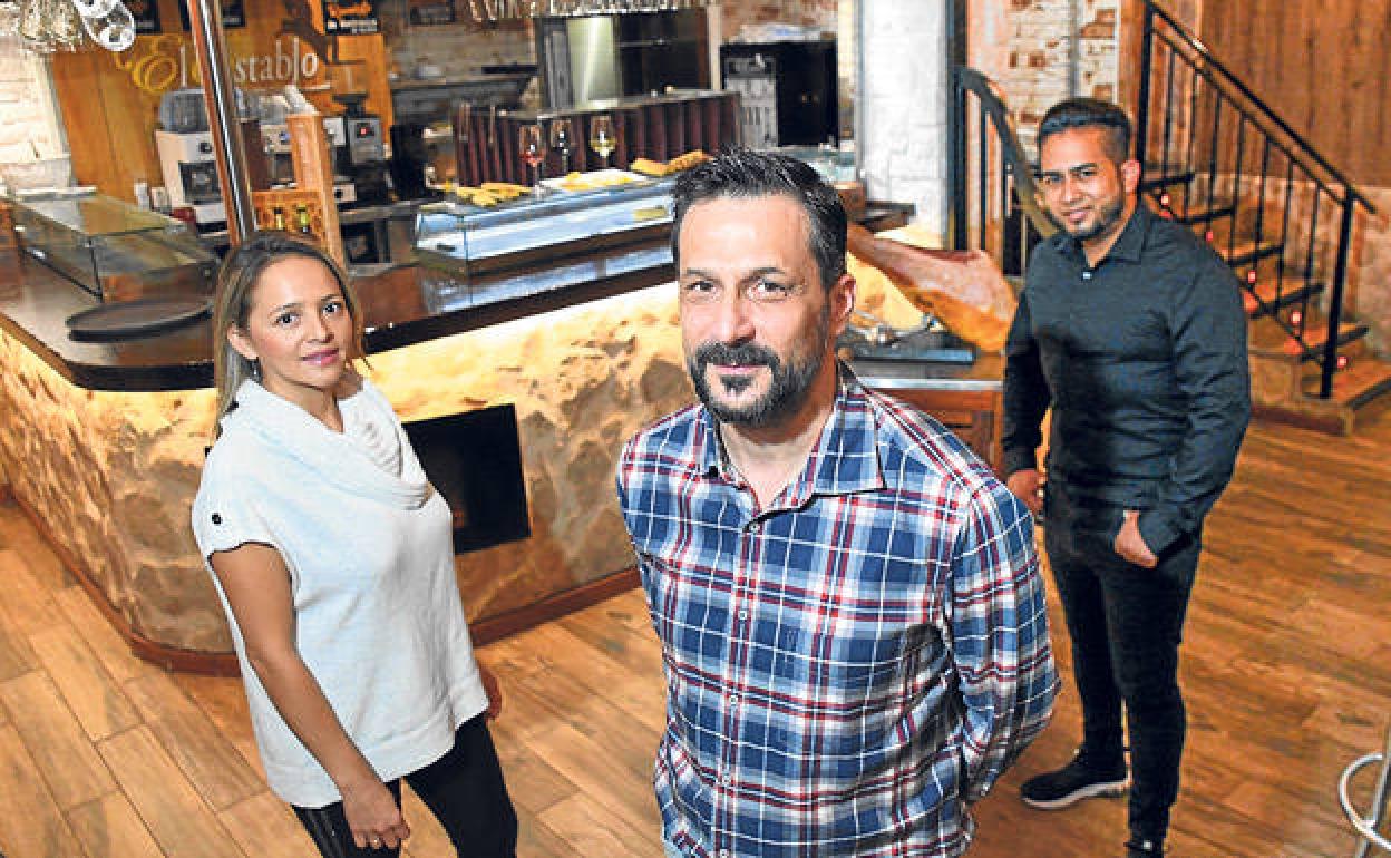 María Ángel Castaño, Álvaro Nieto y Elías Marín. 