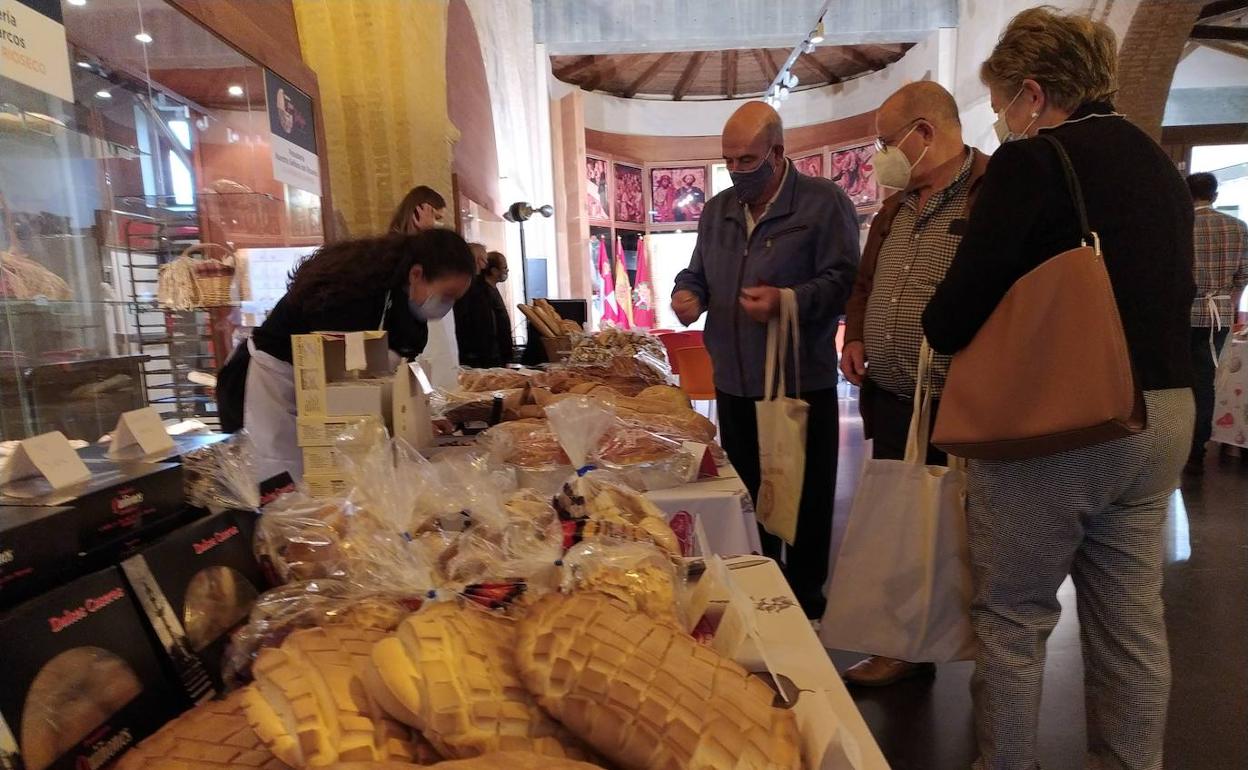 Panaderías de la provincia ofrecieron a los visitantes sus sabrosos productos. 
