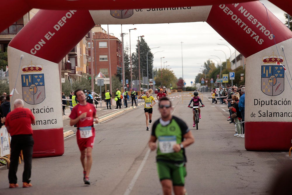 Santa Marta volvió a acoger la salida y llegada de la Media Maratón de la Diputación de Salamanca tras no realizarse el año pasado