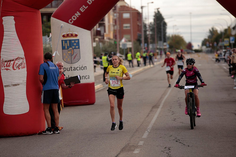 Santa Marta volvió a acoger la salida y llegada de la Media Maratón de la Diputación de Salamanca tras no realizarse el año pasado